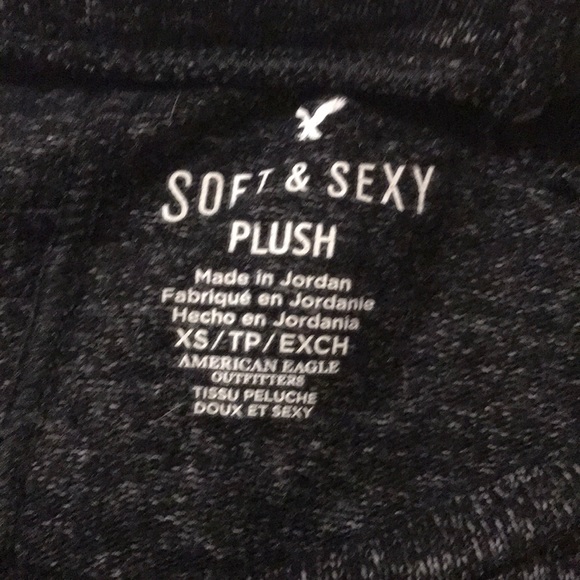 Plain Black AE Long Sleeve Tee - Picture 2 of 2